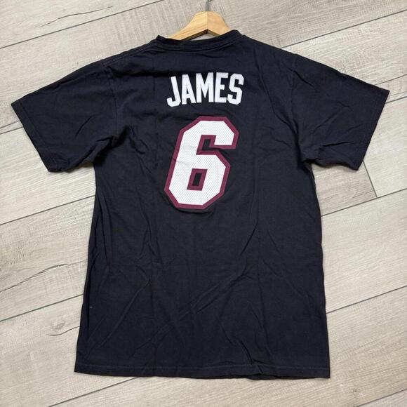 Adidas Miami Heat LeBron James#6 NBA Graphic Tee Black Size M Go-To Tee Athletic - Picture 1 of 6